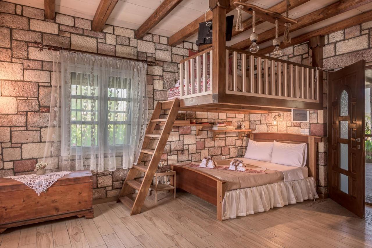 Emilia'S Little Farmhouses Agioi Anargyroi  Exteriör bild