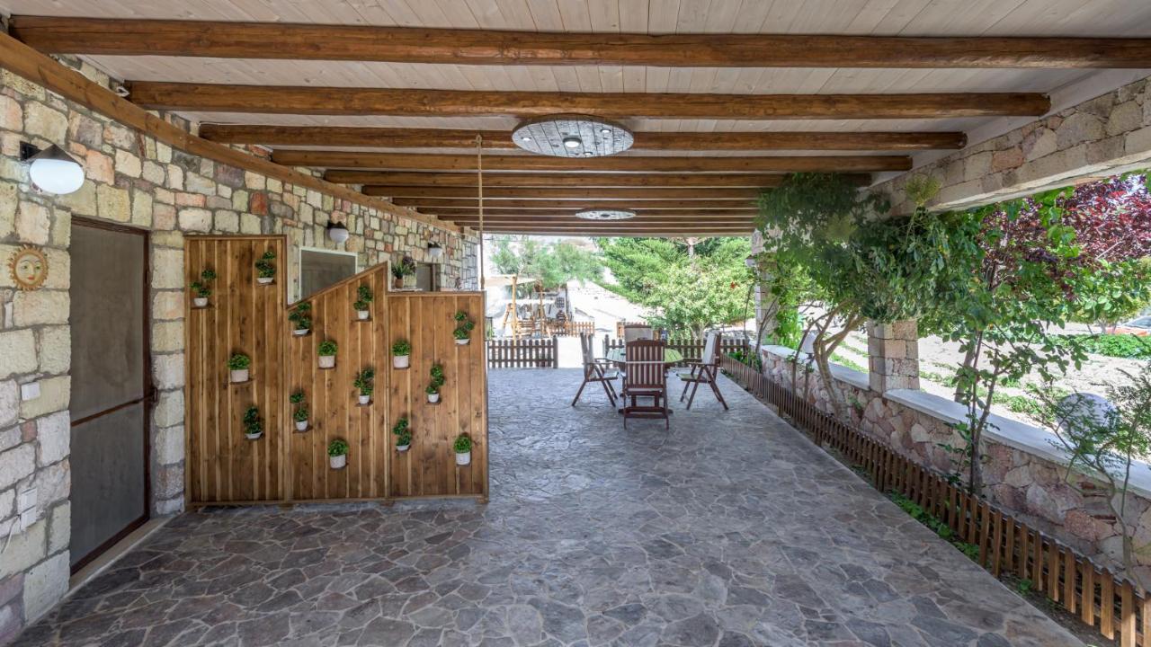 Emilia'S Little Farmhouses Agioi Anargyroi  Exteriör bild